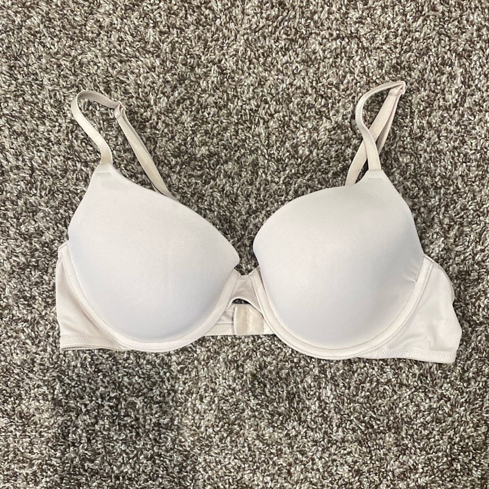NWOT PINK Lightly Lined T-Shirt Bra